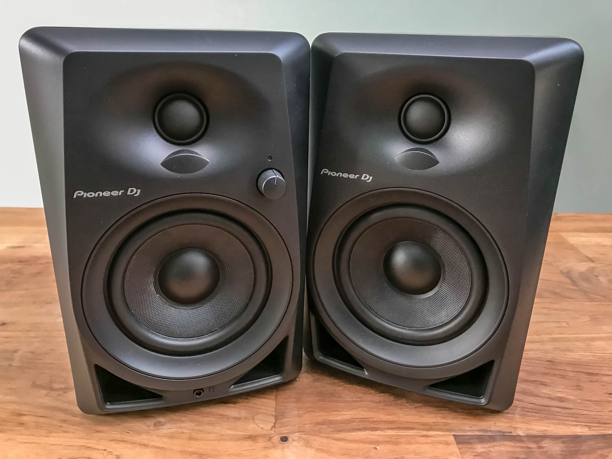 pioneer_dm40