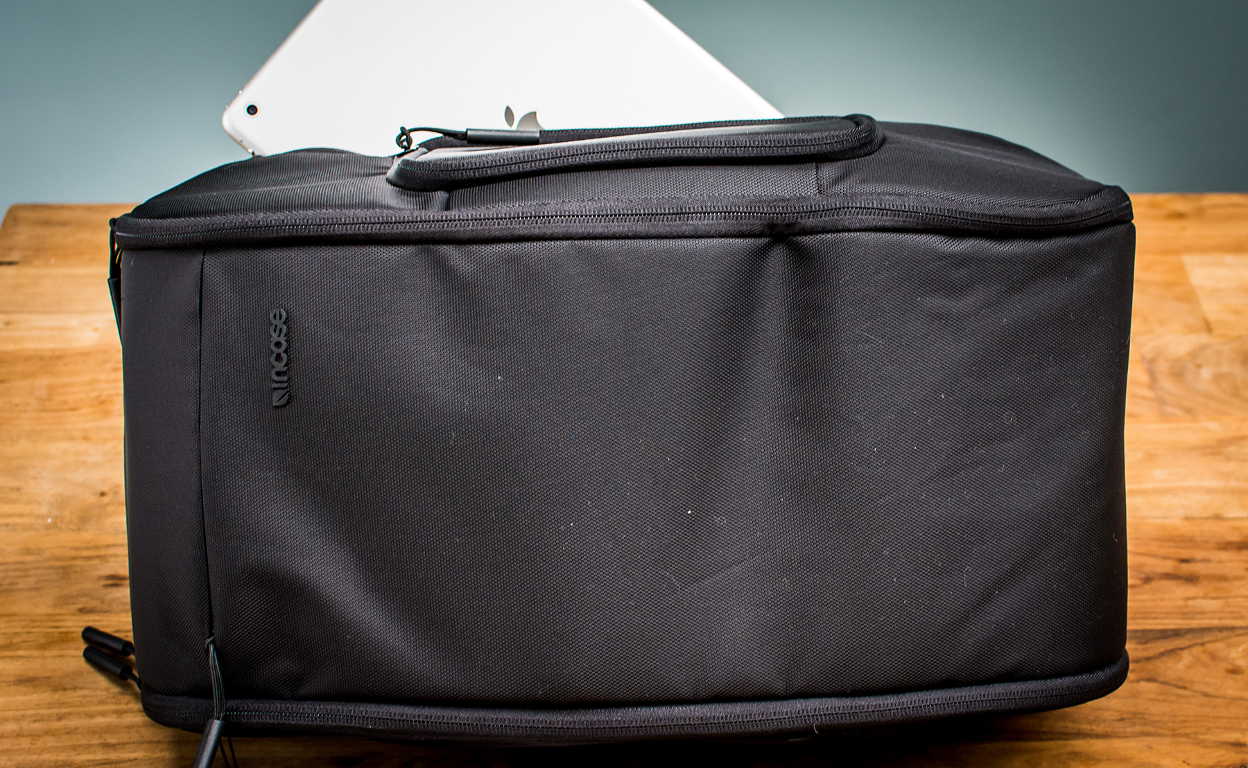 incase_camera_bag