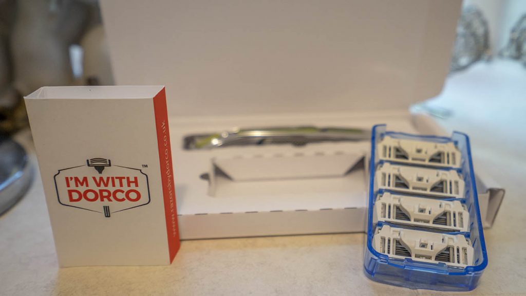 dorco plus 6 razor