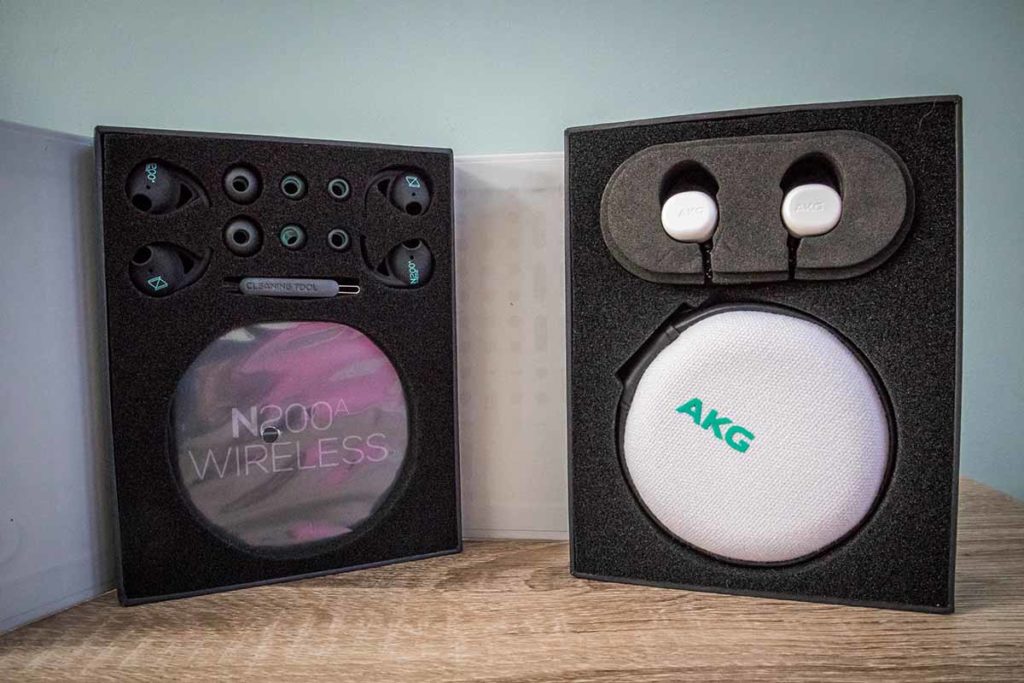 akg_n200a_2